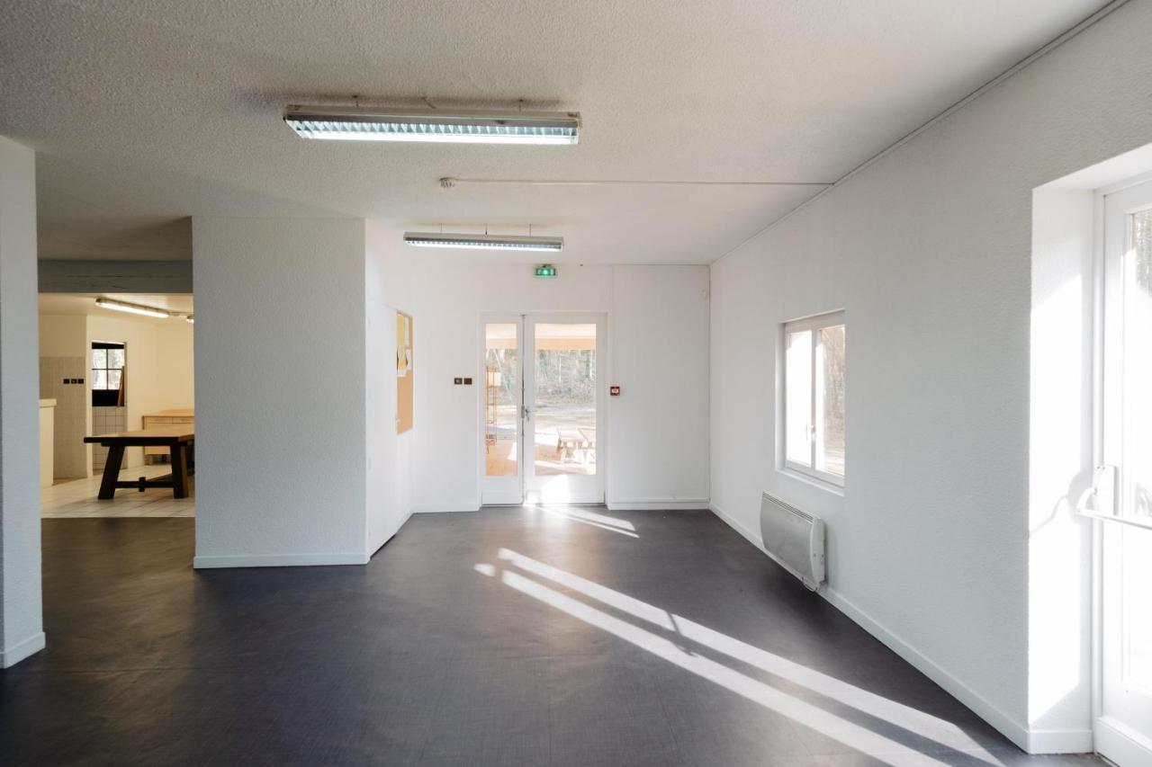 La Donaclaudre - Hebergement De Groupe En Pleine Nature, Ideal Pour Tous Vos Sejours ! 63 Couchages - 2 Grandes Salles - Salle De Jeux - Cuisine Professionnelle - Accessible Facilement - Localisation Attractive -Proche Paris & Disney Saint-Augustin  Екстер'єр фото